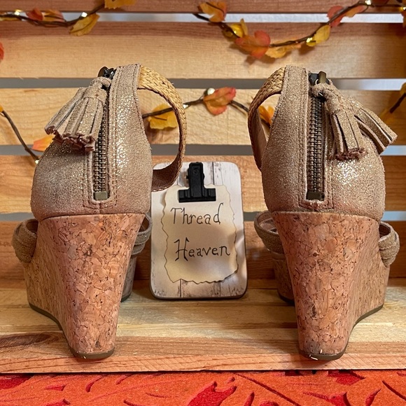 UGG Cork Wedges Size 8 - Picture 7 of 12